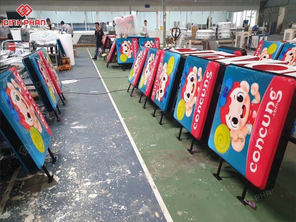 hop den con cung 07 1