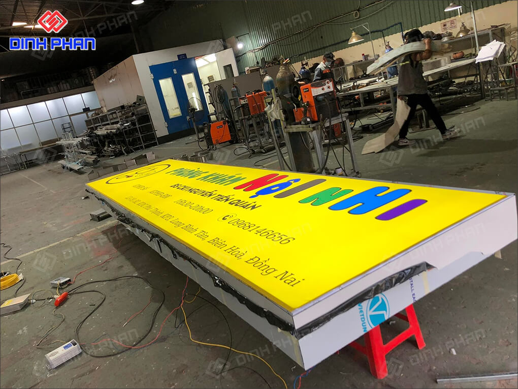 In Uv bảng hiệu quảng cáo