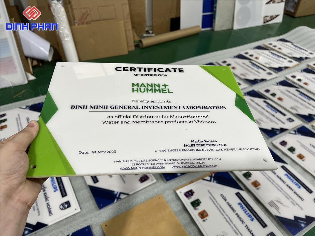 lam bang hieu cong ty