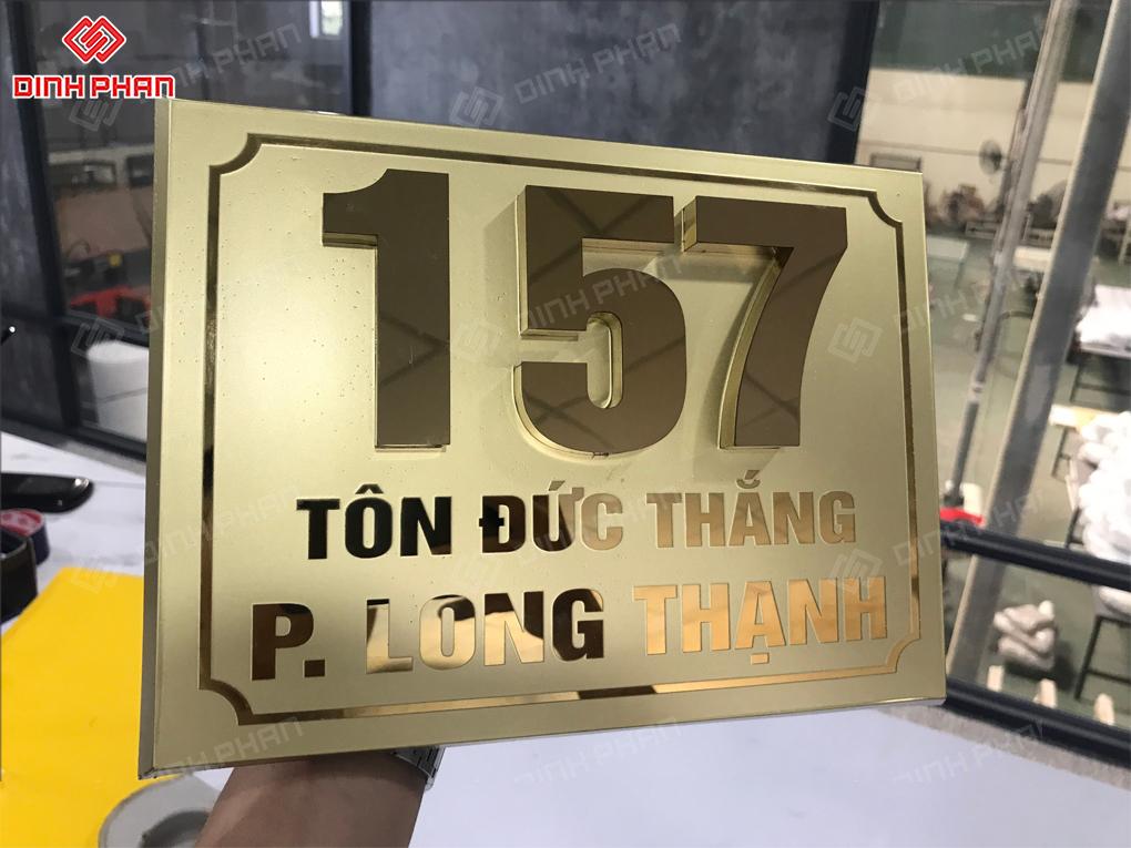 bang so nha chu inox noi