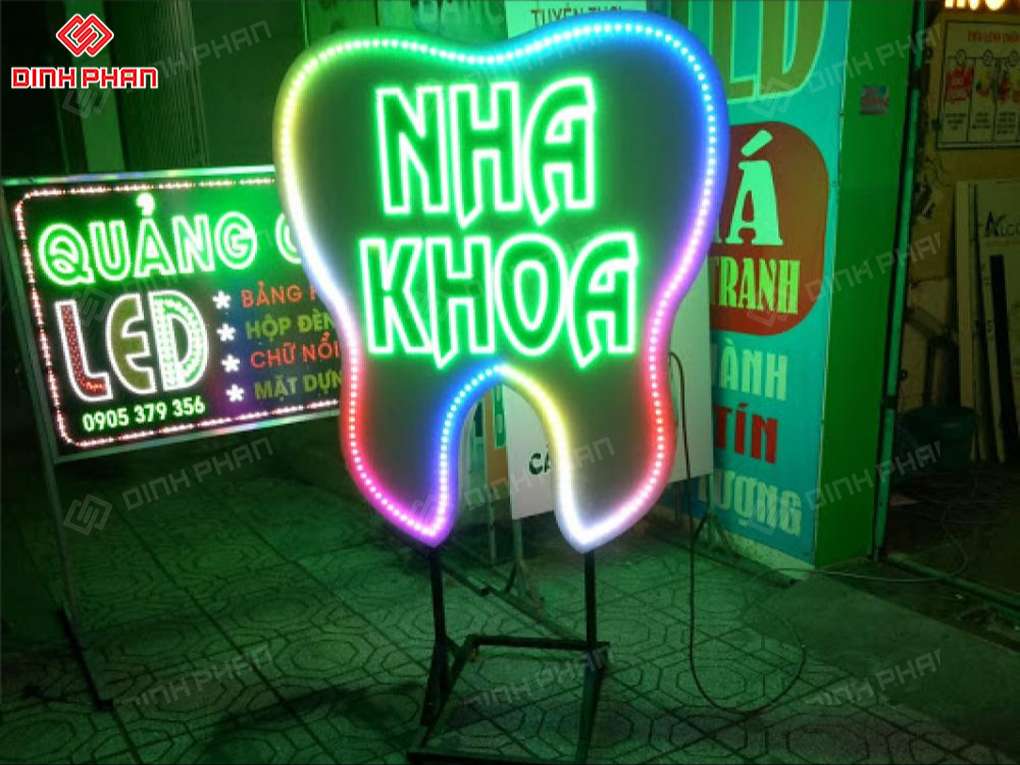 hop den led nha khoa dep
