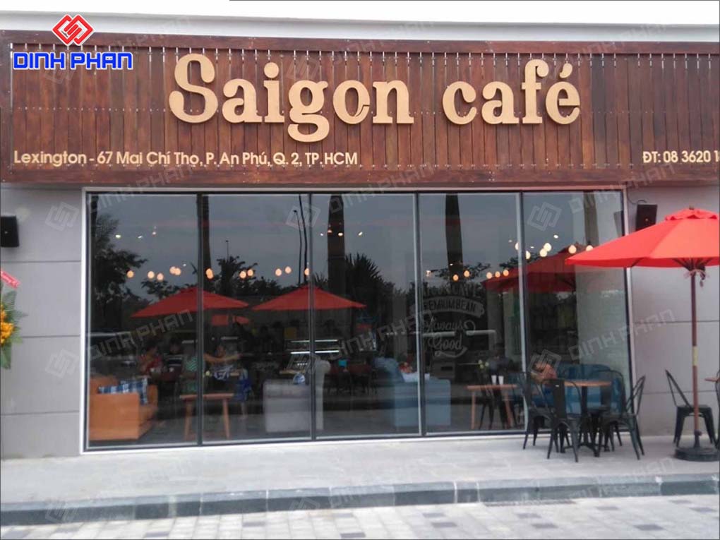 mat dung go bang hieu nha hang