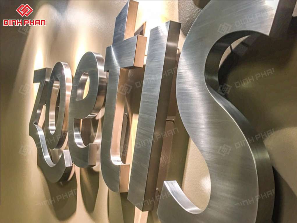 chu-inox-trang