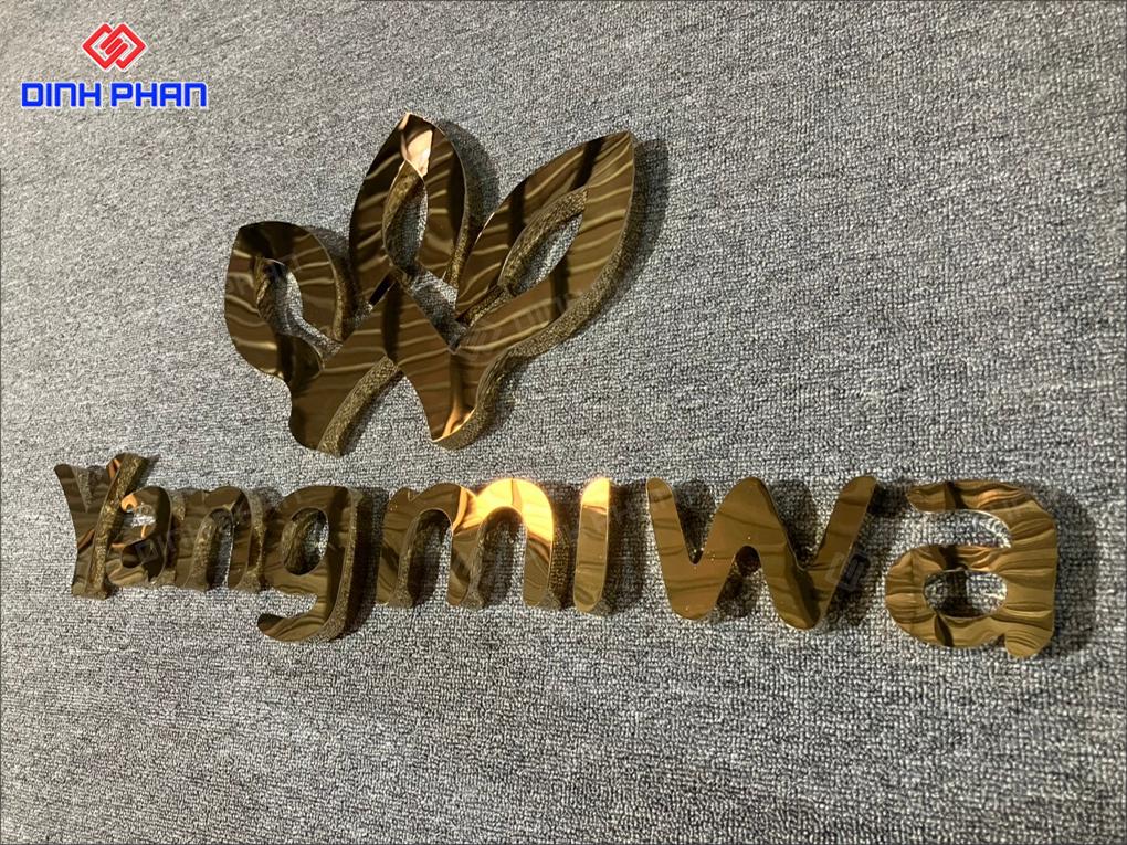 chu-inox-vang-guong