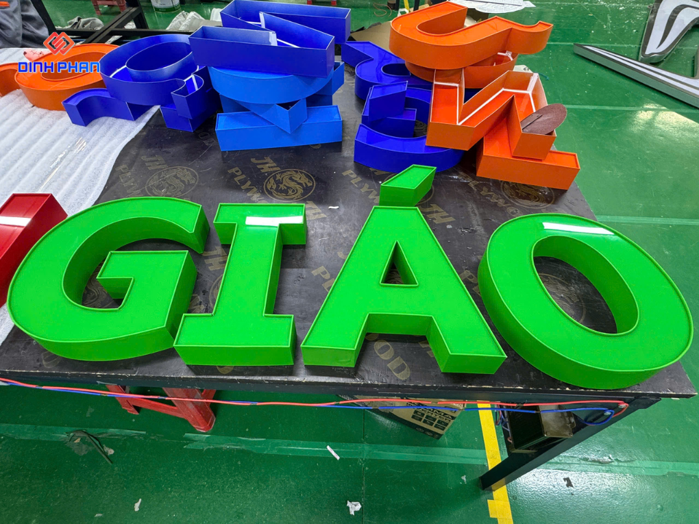 gia-cong-chu-nhom-mau-giao