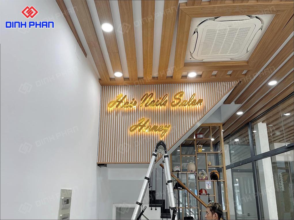 bang-hieu-nail-tam-3d-kim-loai-inox-02