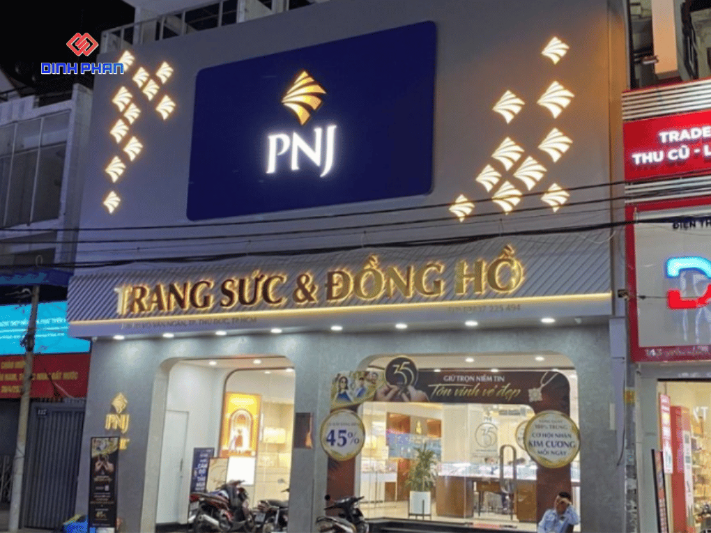 thi-cong-logo-toa-nha-pnj